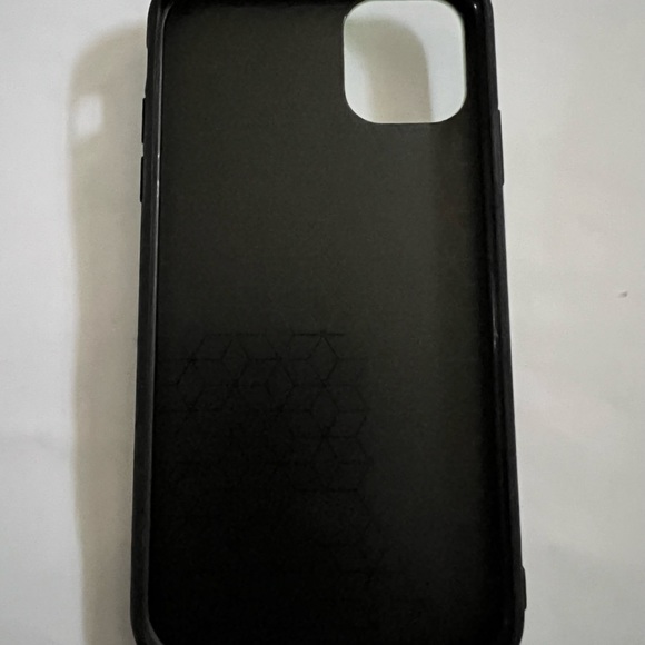 Green design Apple IPhone 11 Case - Picture 3 of 3